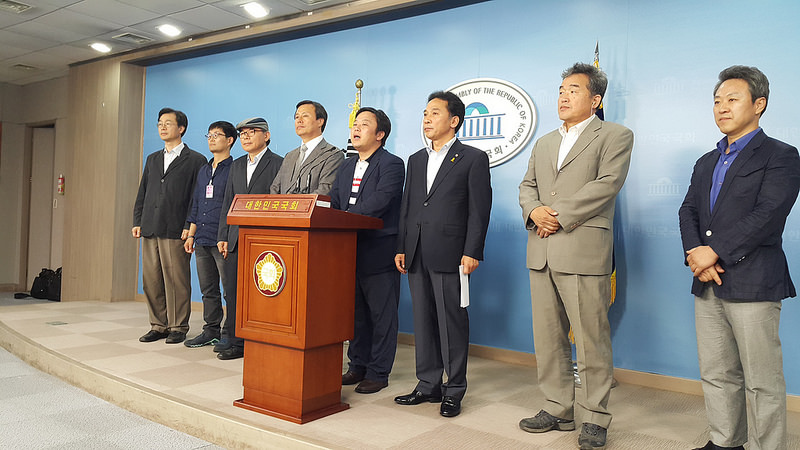 <기자회견 취지를 설명하고 있는 안진걸 참여연대 협동사무처장>